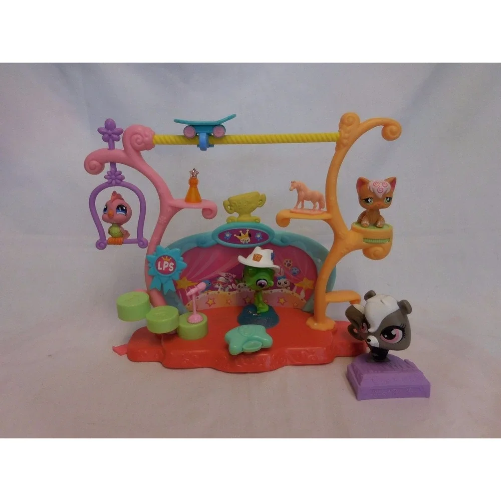 Littlest Pet Shop, Tricks and Talents Show Set PLUS ‎ Extra Pets